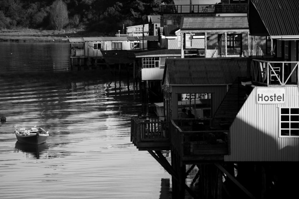 Palafito Hostel Chiloe Castro Bagian luar foto