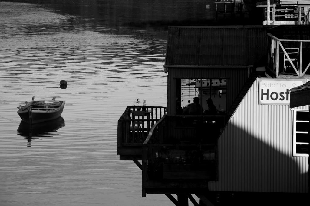 Palafito Hostel Chiloe Castro Bagian luar foto